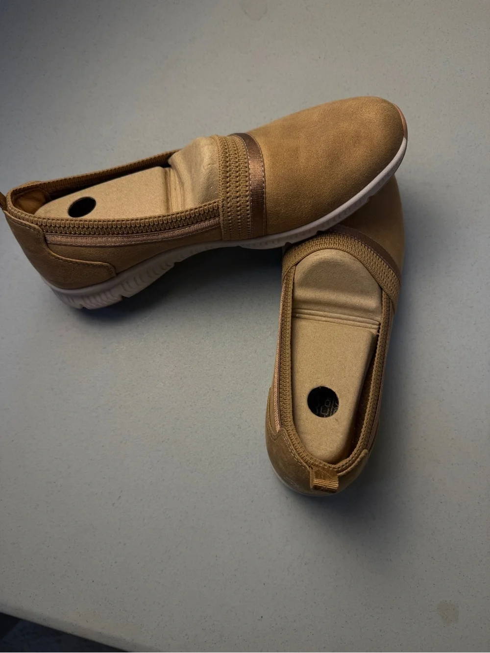 Women’s Casual Slip-On Shoes in Tan size 8 NWT